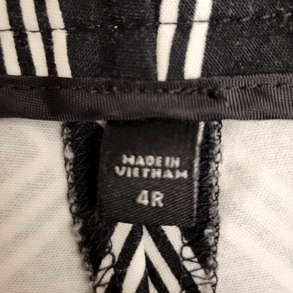 Express Columnist Black & White Diamond Print Pants Size 4R - Picture 11 of 14